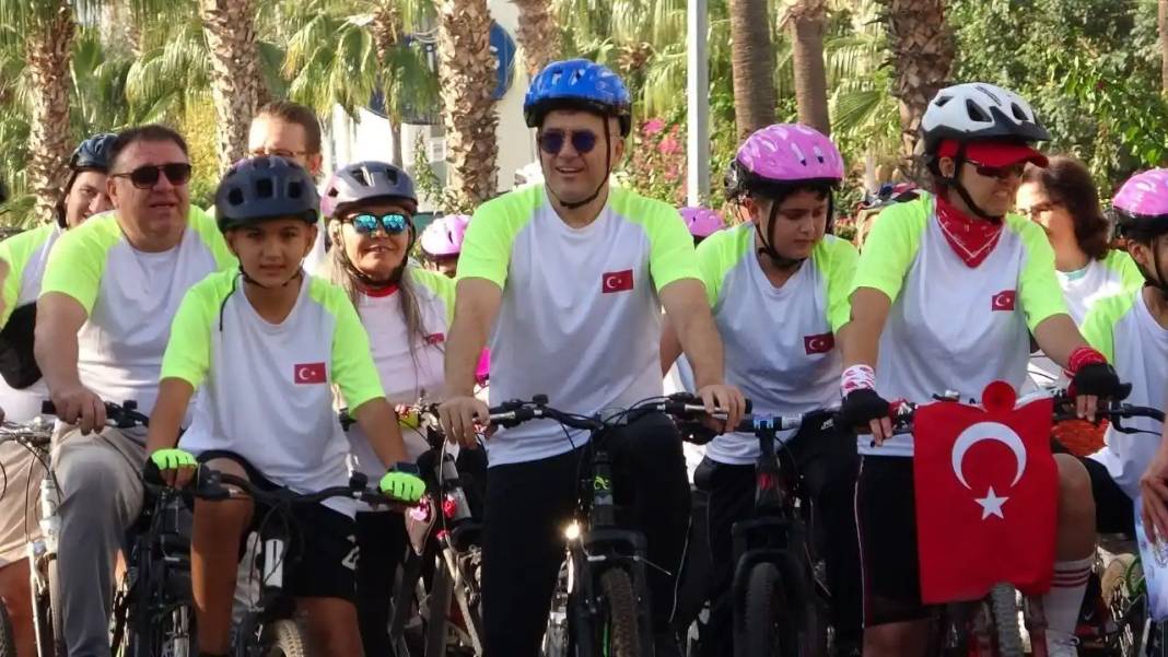 Mersin’de Yüzlerce Kişi Pedal Çevirdi! 2